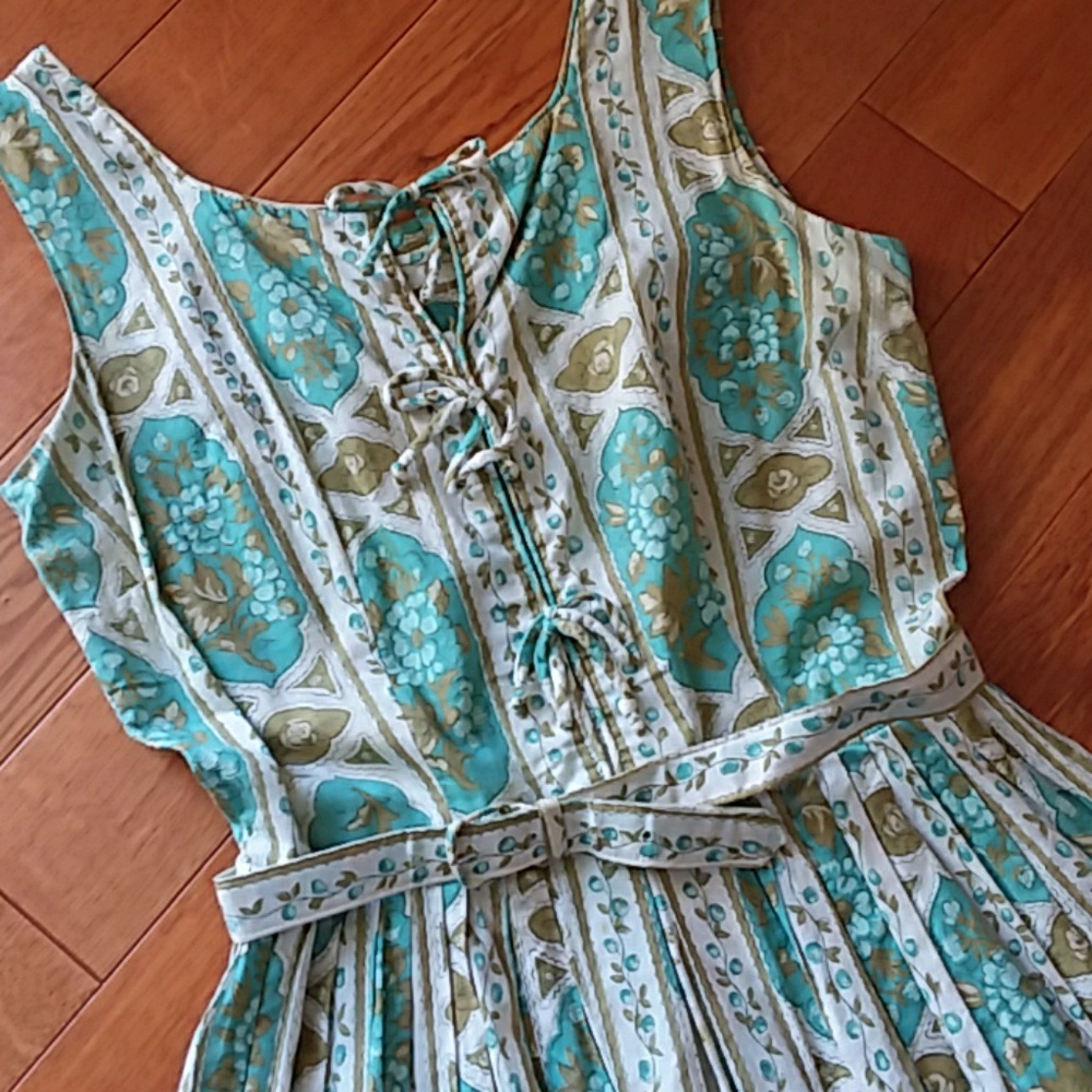 Vintage 1960's Summer Dress with Belt - Picture 2 of 6